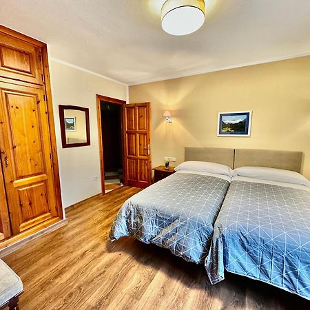 Hotel La Rivera Аренас-де-Кабралес Экстерьер фото